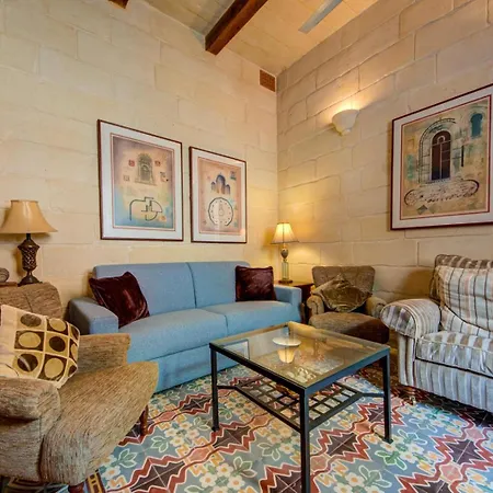 Timeless 3br Townhouse With Hot Tub