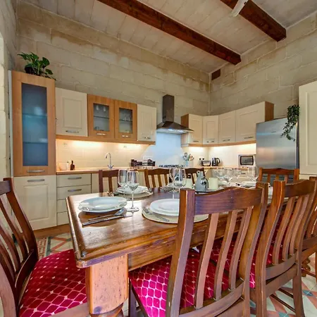 Timeless 3br Townhouse With Hot Tub Tatil Evi *