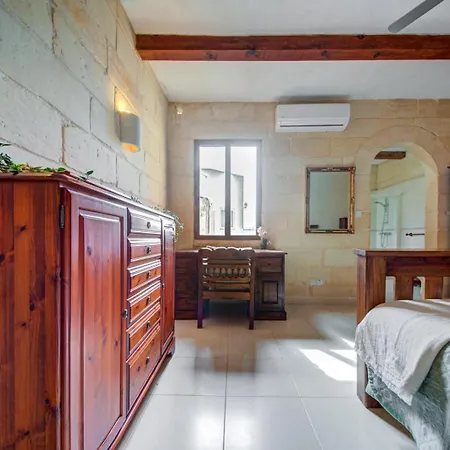 Timeless 3br Townhouse With Hot Tub