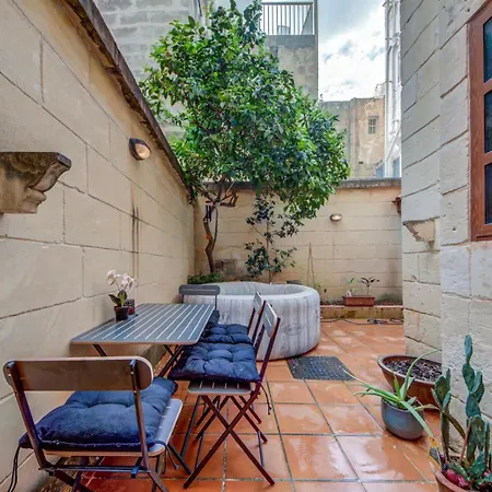Timeless 3br Townhouse With Hot Tub Tatil Evi *